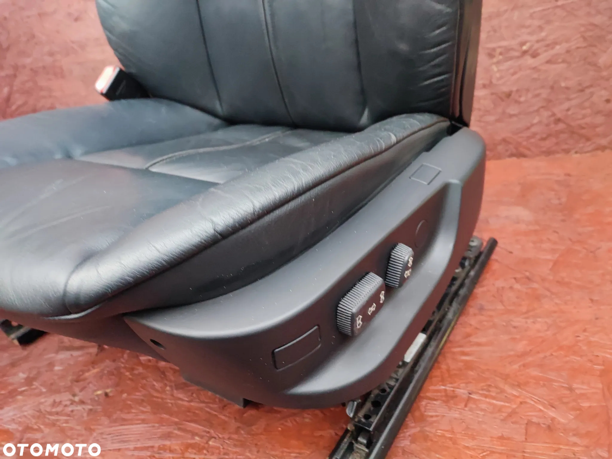 BMW E38 ORYGINALNE FOTELE KOMFORTY ELEKTRYCZNIE USTAWIANE EUROPA CZARNA SKÓRA W BDB STANIE LEWY / PRAWY PODGRZEWANE ELEKTRYCZNIE O NR. 9 069 619 OEM - 9