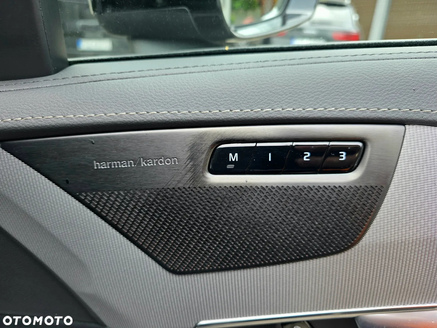 Volvo XC 60 T8 AWD Plug-in Hybrid Plus Dark - 26