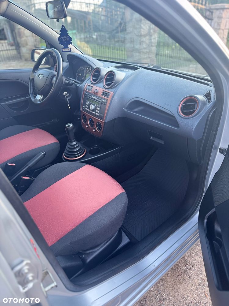 Ford Fiesta 1.3 - 9