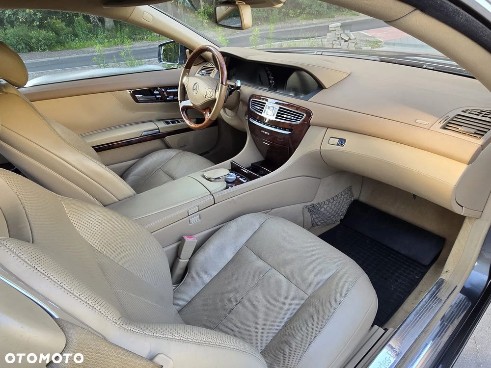 Mercedes-Benz CL 500 4-Matic BlueEff - 22