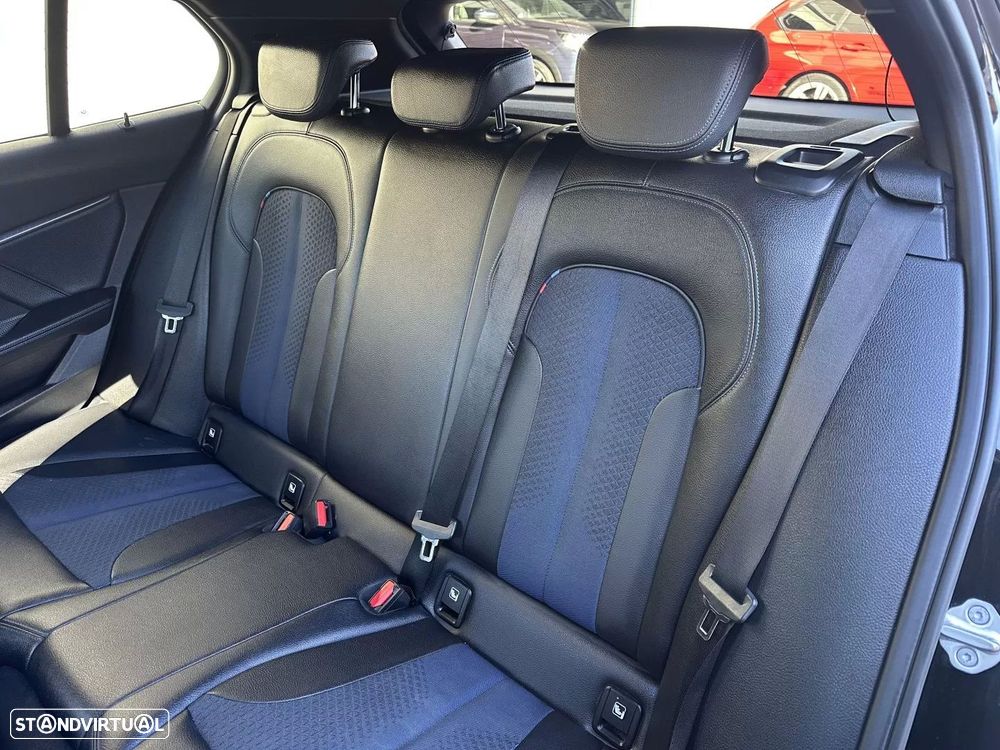 BMW 116 d Pack Desportivo M Auto - 23