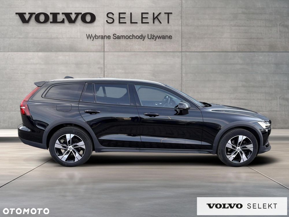 Volvo V60 Cross Country - 8
