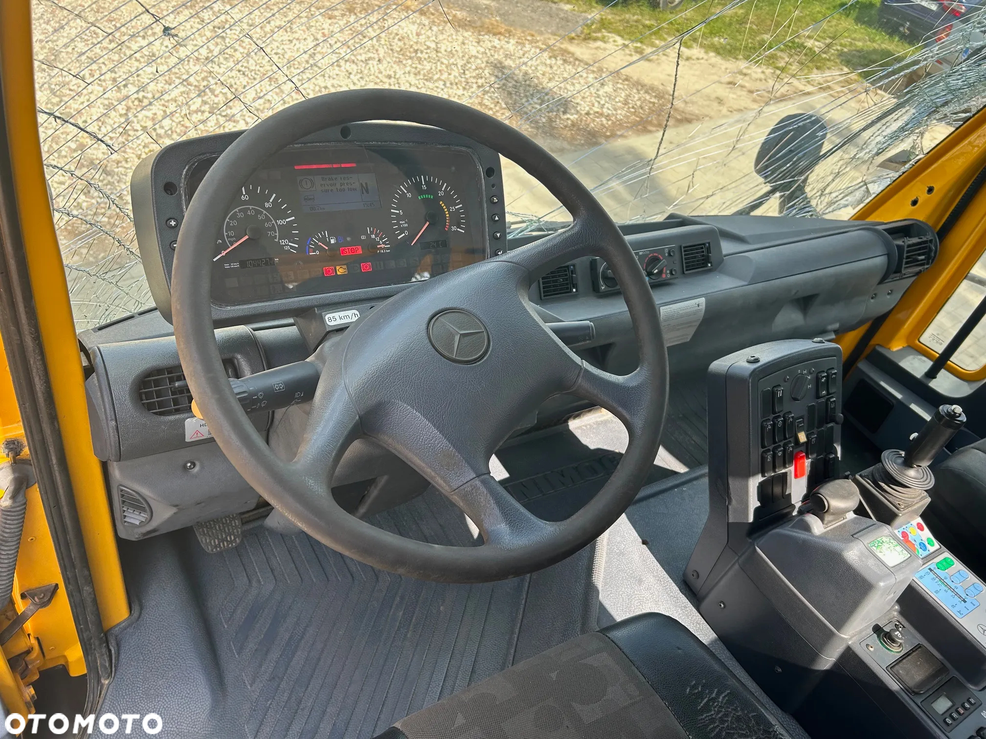 Mercedes-Benz Unimog U500 - 3