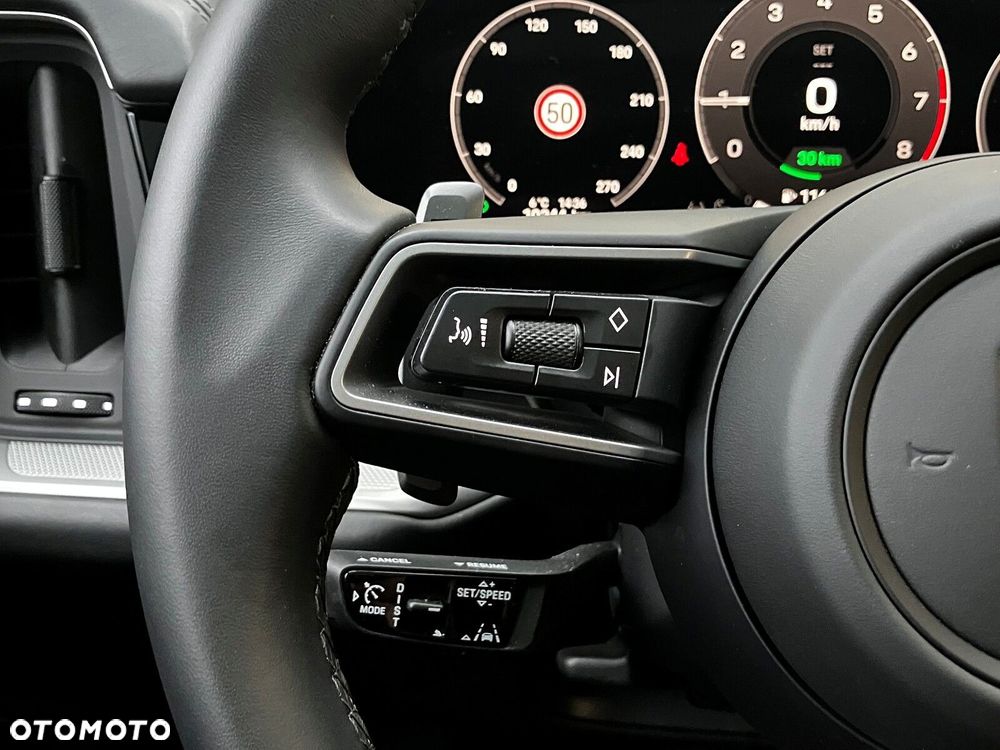 Porsche Cayenne - 21