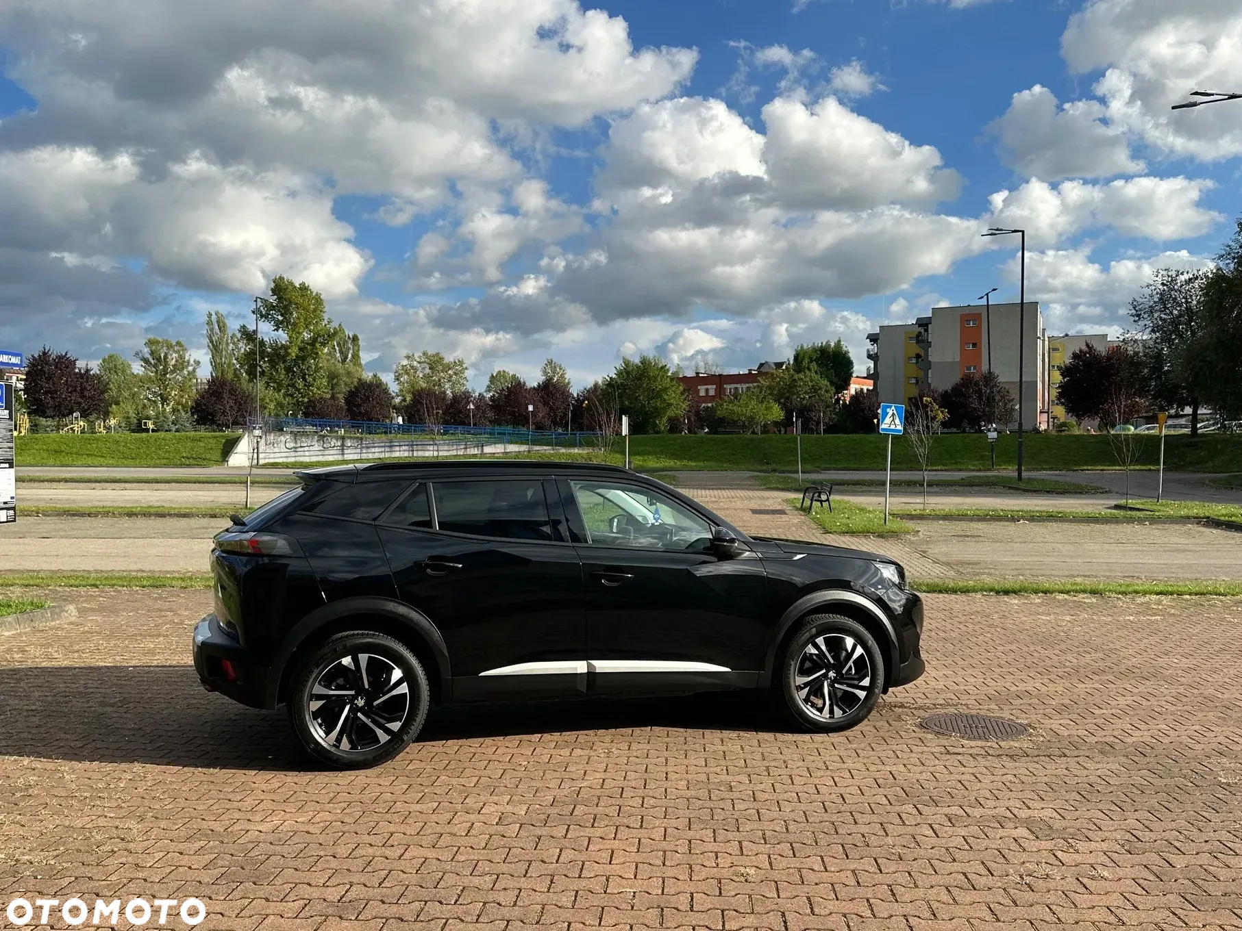 Peugeot 2008 1.5 BlueHDi Allure Pack S&S EAT8 - 14