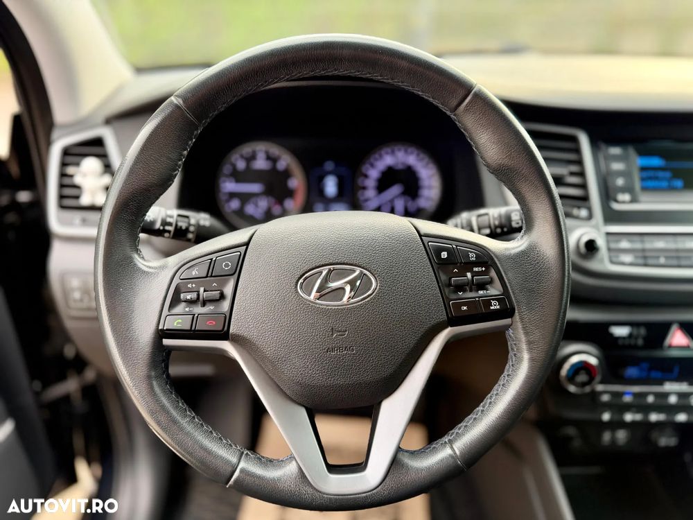 Hyundai Tucson 2.0 CRDI 4WD 6MT Style - 10