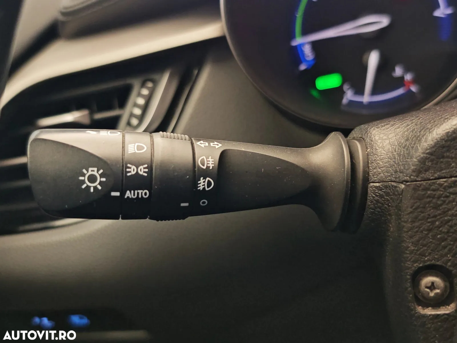 Toyota C-HR 1.8 HSD 122 CP 4x2 CVT Style - 13