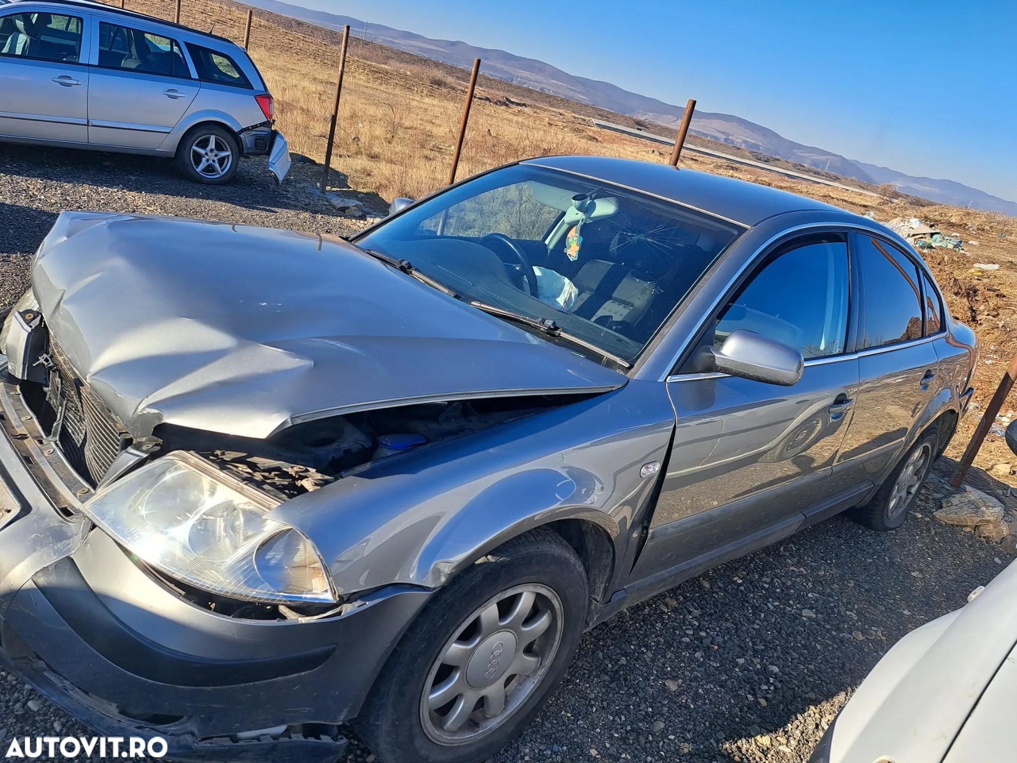 Dezmembram VW Passat b5.5 2.0 ALT - 2