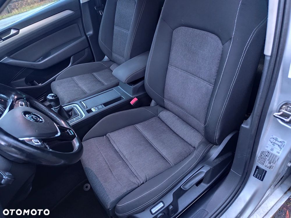 Volkswagen Passat ver-2-0-tdi-scr-comfortline - 17