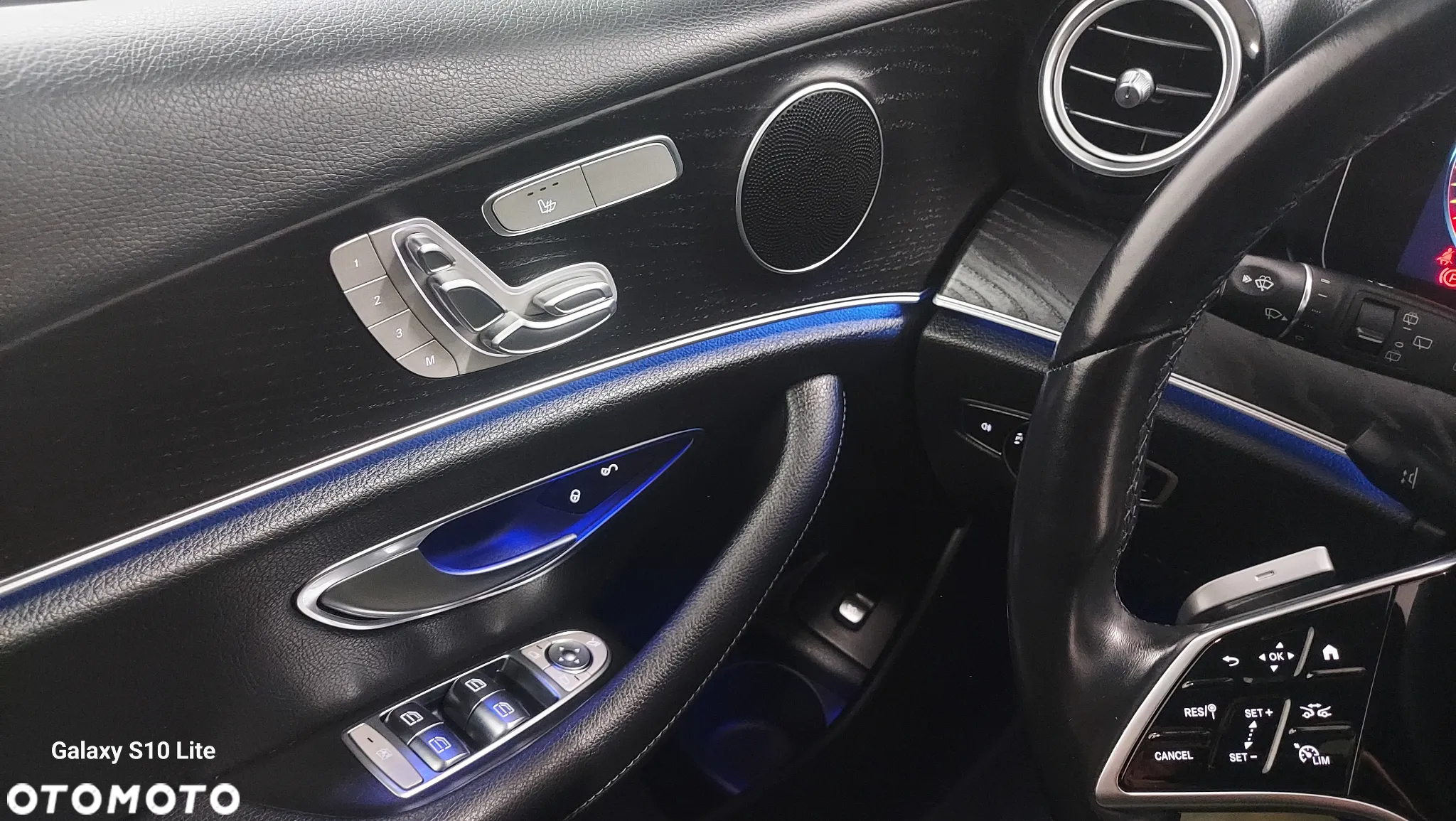 Mercedes-Benz Klasa E 300 de 4Matic 9G-TRONIC AMG Line - 22