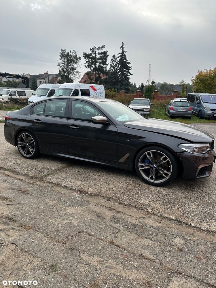 BMW Seria 5 M550i xDrive sport - 3