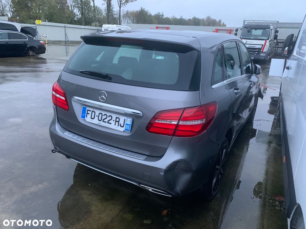 Mercedes-Benz Klasa B 200 d 7G-DCT UrbanStyle Edition - 3