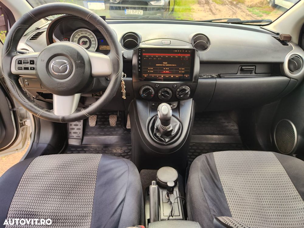 Mazda 2 - 8