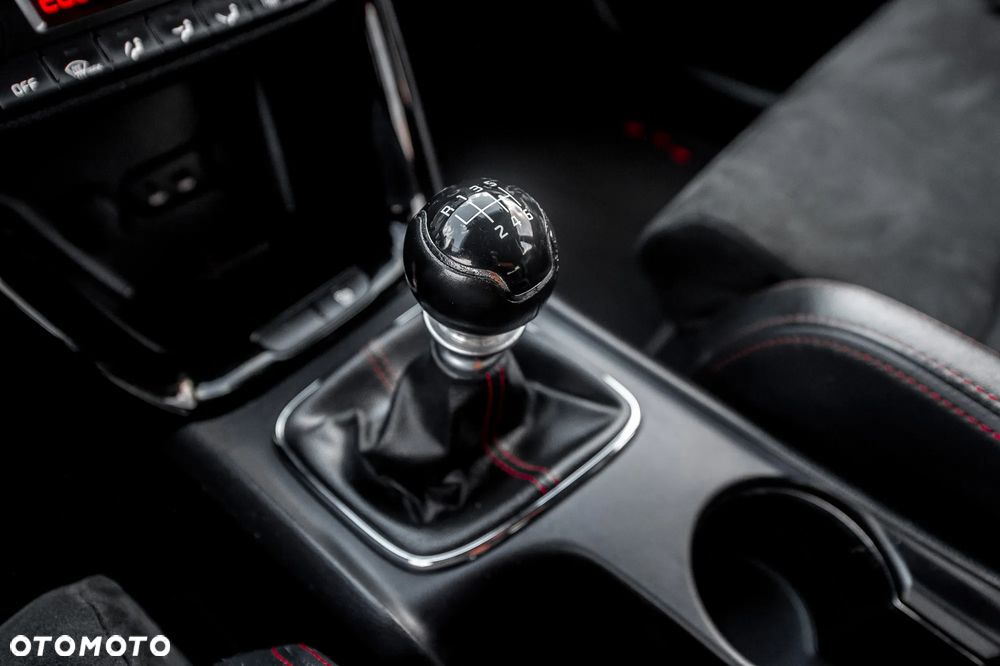 Kia Ceed Cee'd 1.6 T-GDI GT - 30