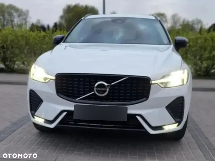 Volvo XC 60 B5 B AWD Plus Dark - 2