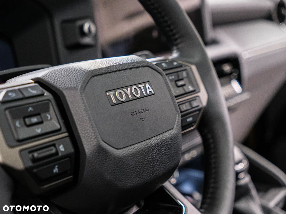 Toyota Land Cruiser - 16