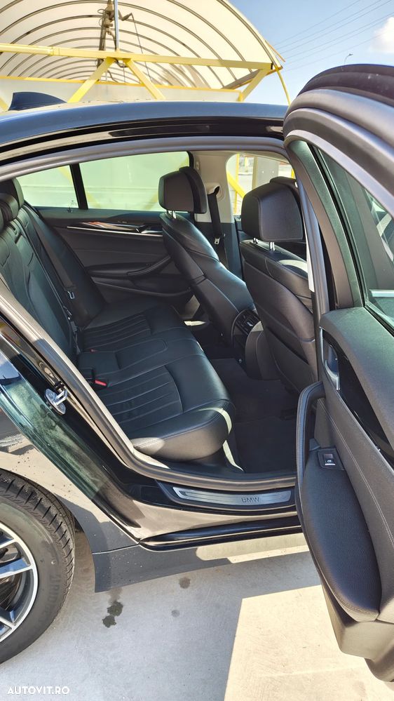 BMW Seria 5 520d AT - 13