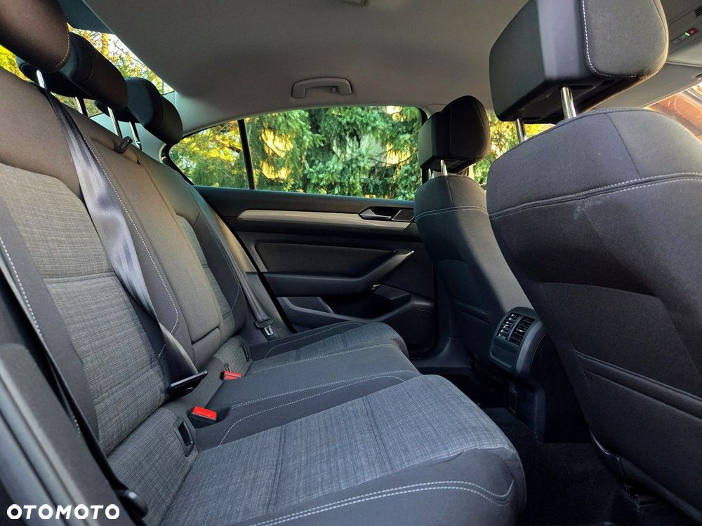 Volkswagen Passat 2.0 TDI SCR Highline DSG - 11