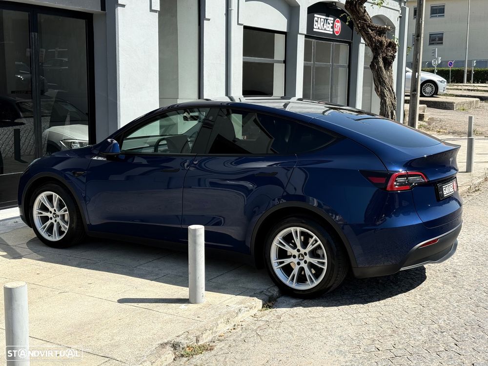 Tesla Model Y Long Range Dual Motor AWD - 9