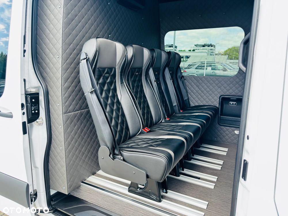 Mercedes-Benz 317 CDI Furgon długi PRO Brygadowy 7 osób - 28
