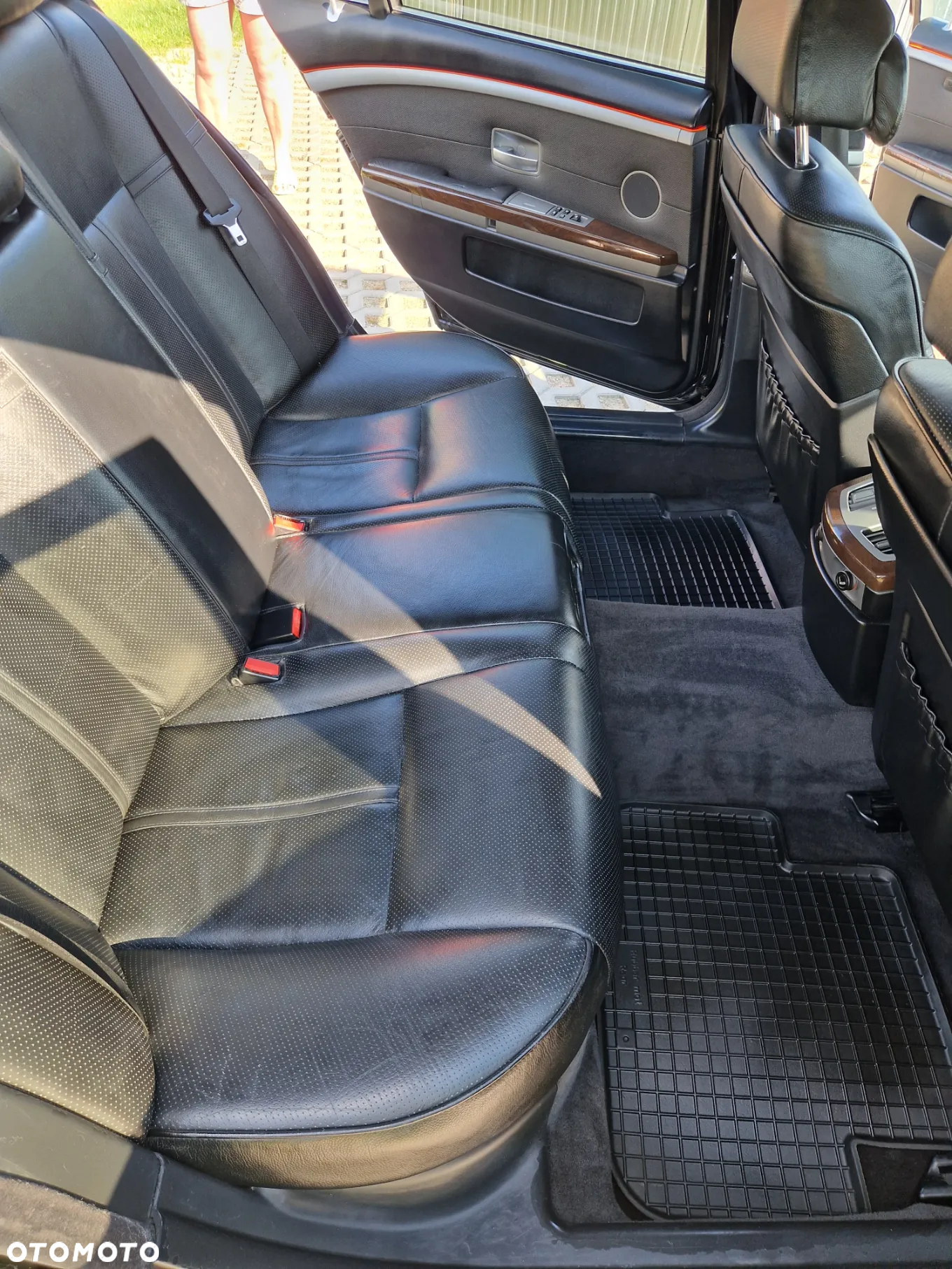 BMW Seria 7 745i L - 26