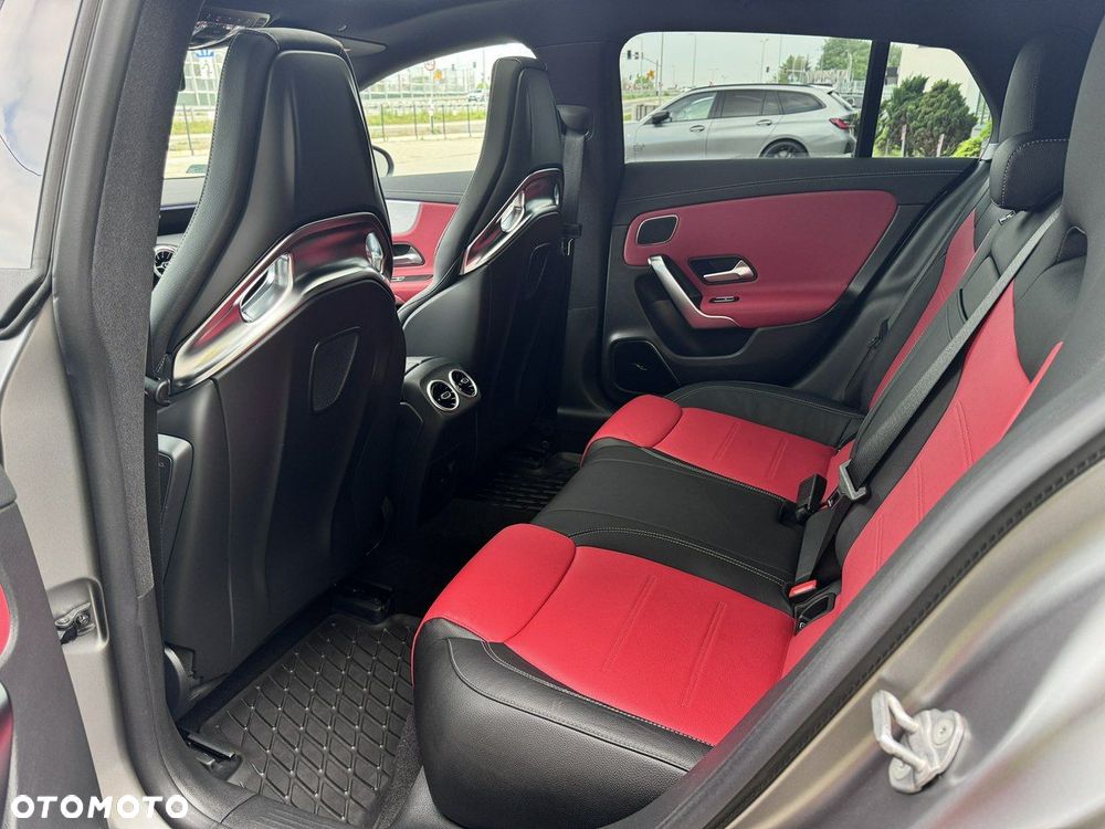 Mercedes-Benz CLA AMG 45 S 4-Matic+ 8G-DCT - 24