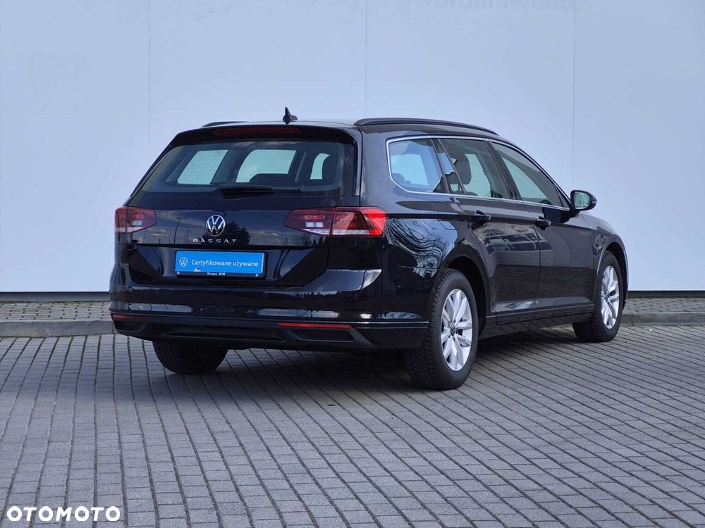 Volkswagen Passat - 2