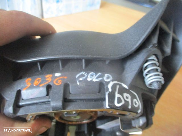Airbag Condutor 6X0880201B VW POLO 2000 1.0I        3P BRANCO VW POLO 2000 1.0 50CV 5P VERMELHO - 5
