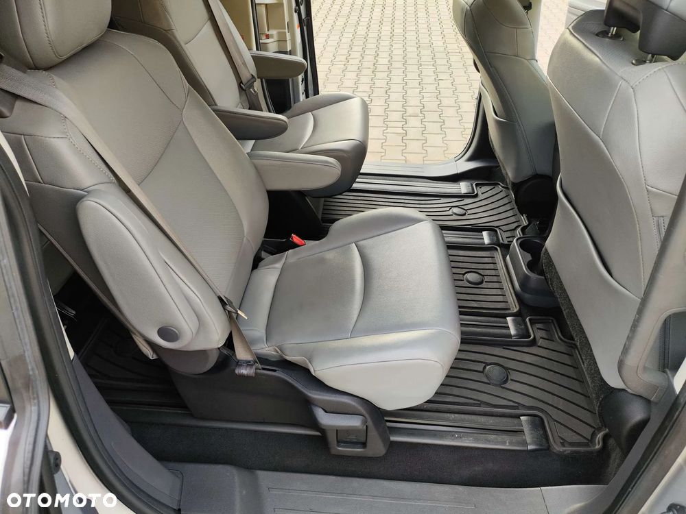 Toyota Sienna - 22