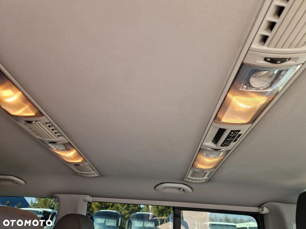 Volkswagen Caravelle 2.0 TDI L2 Highline - 18