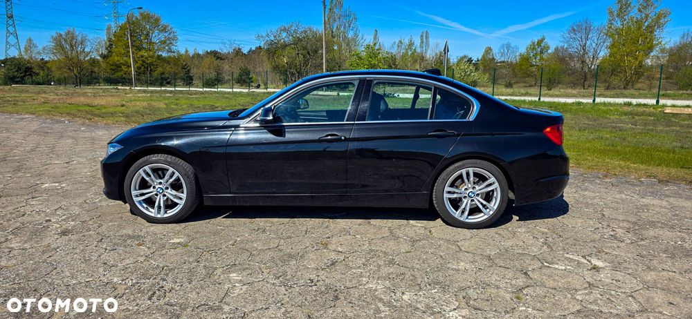 BMW Seria 3 328i Luxury Line - 10