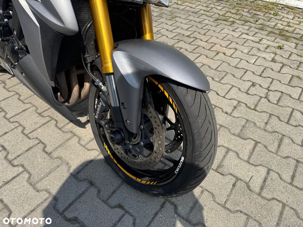 Suzuki GSX 1000 - 18