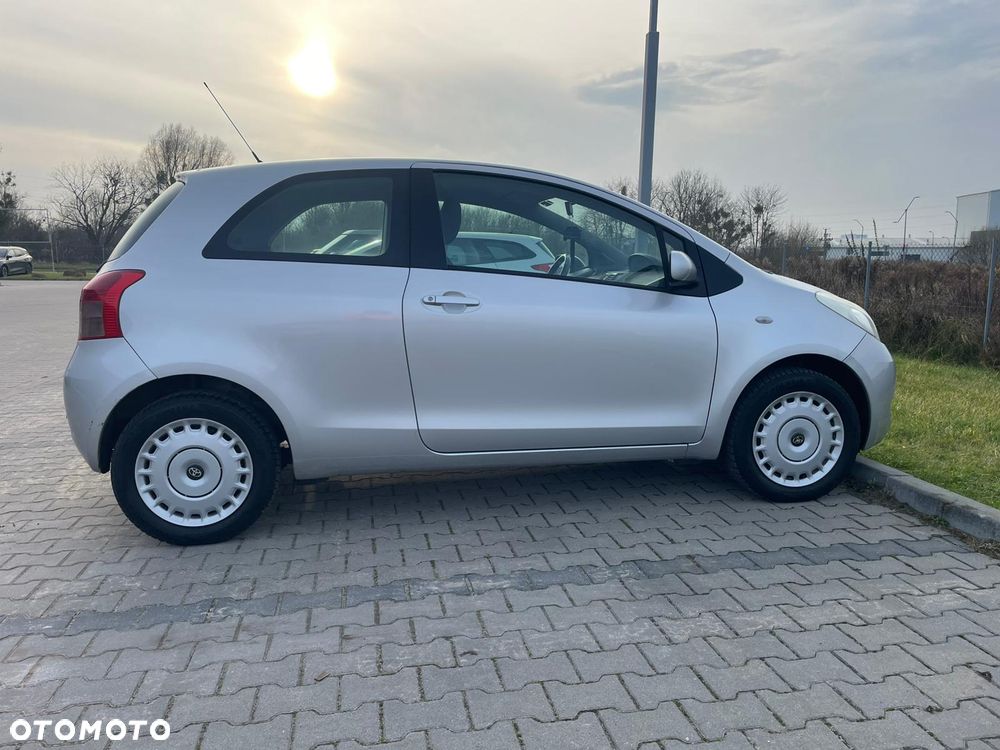 Toyota Yaris 1.0 Terra - 4