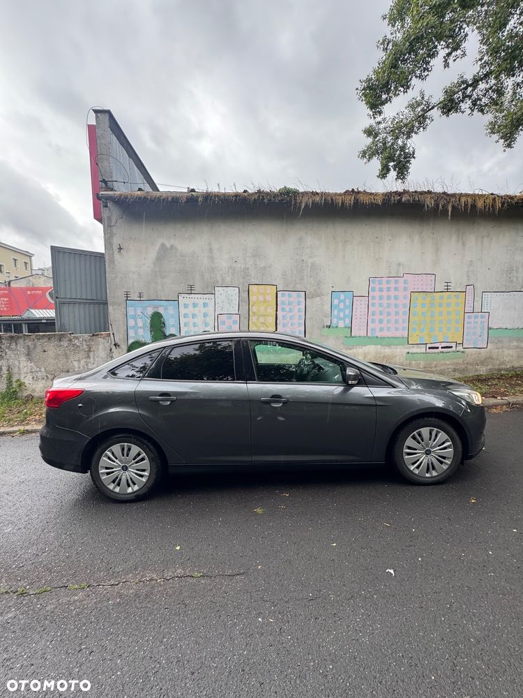 Ford Focus 1.6 Titanium - 11