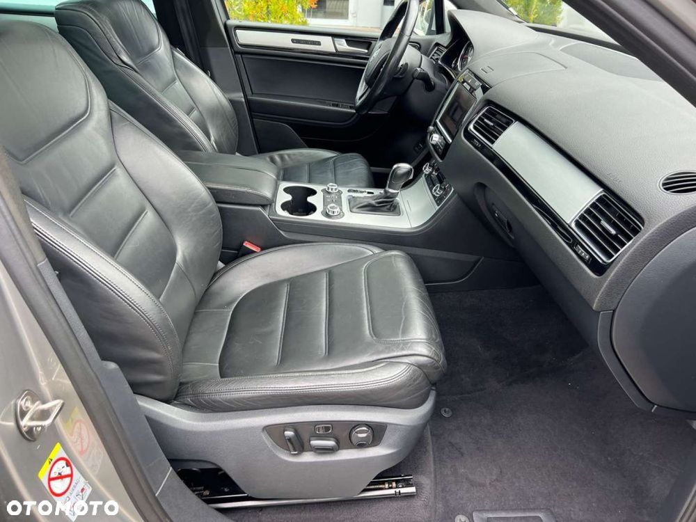 Volkswagen Touareg 3.0 Hybrid 4Motion Automatik - 17