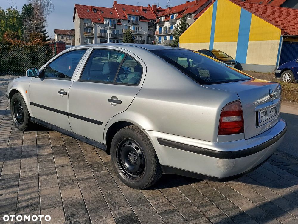 Skoda Octavia 2.0 GLX - 4
