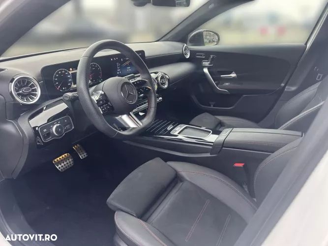 Mercedes-Benz A 200 Sedan MHEV 7G-DCT - 10