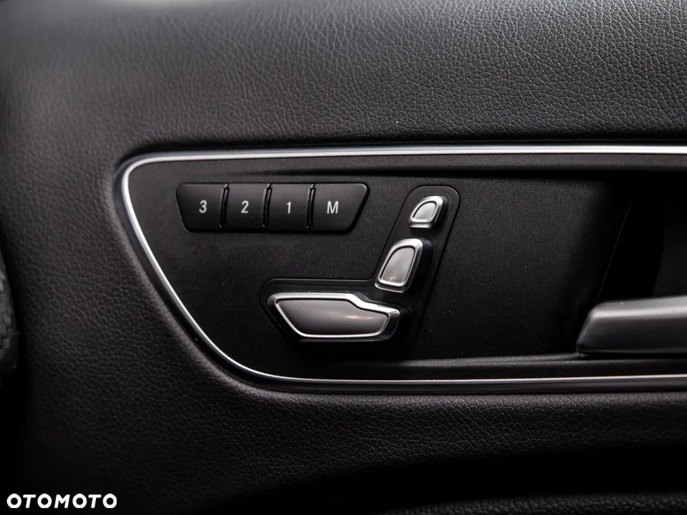 Mercedes-Benz Klasa A AMG 45 4Matic AMG Speedshift 7G-DCT - 19
