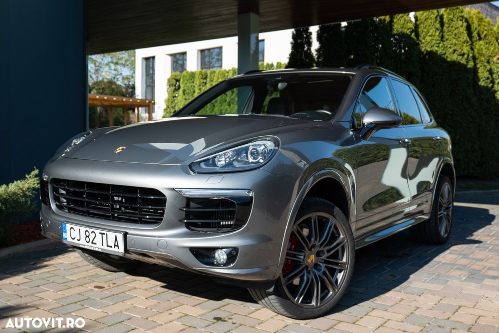 Porsche Cayenne 3.0 L - 1