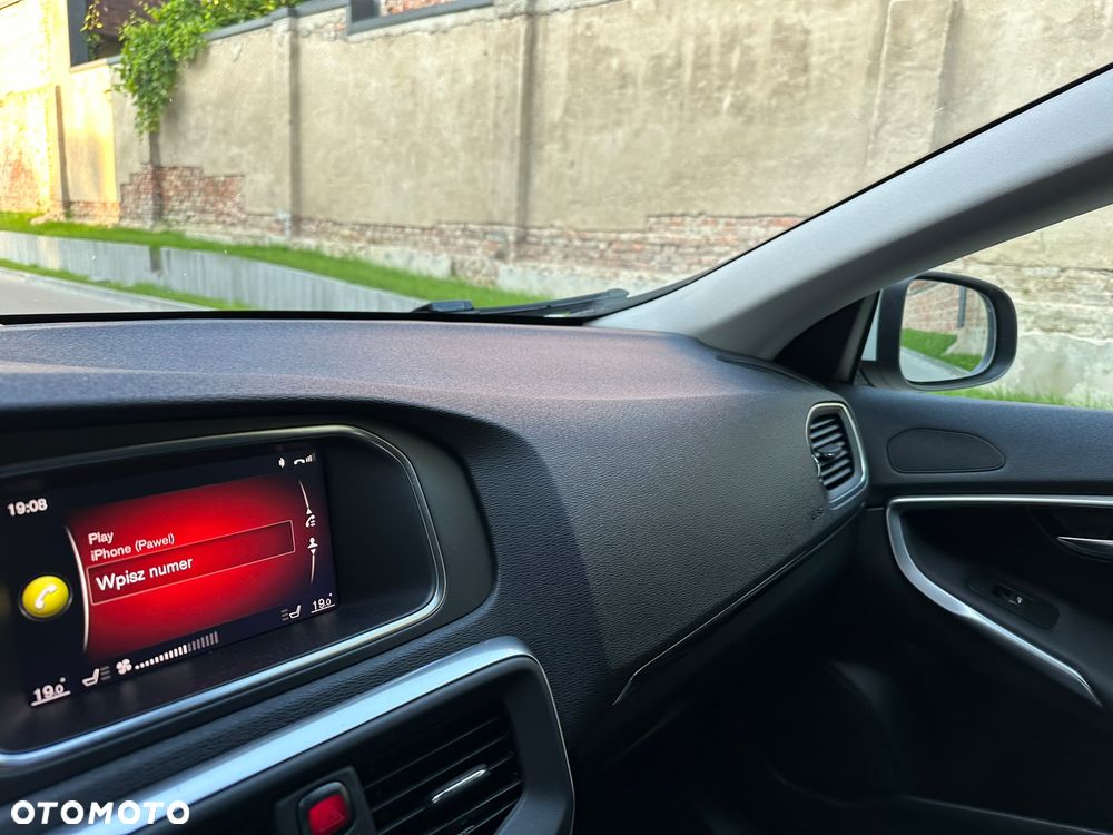 Volvo V40 D2 Drive-E Momentum - 11