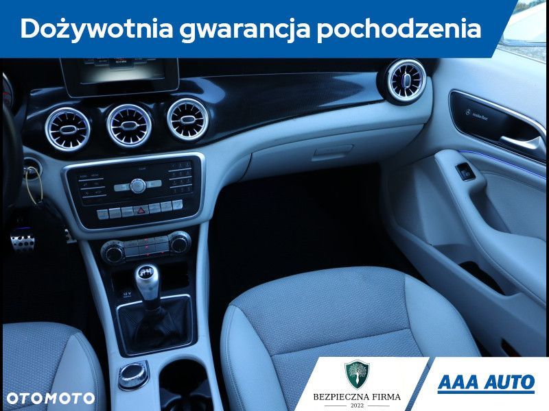 Mercedes-Benz CLA - 9