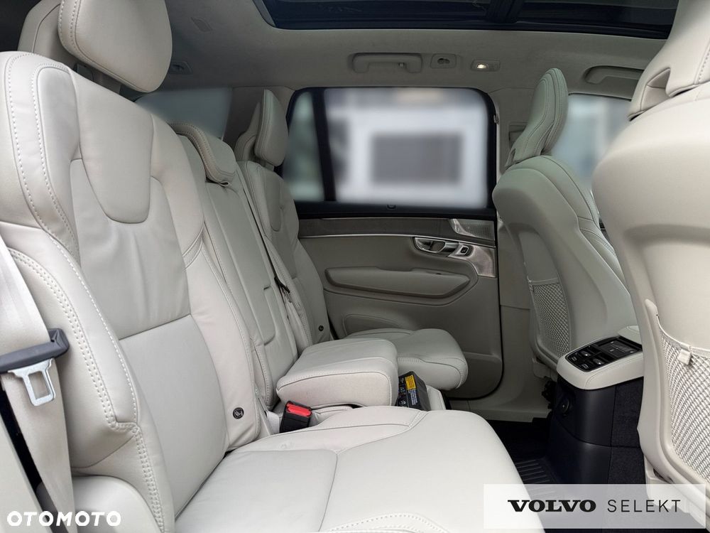 Volvo XC 90 - 32