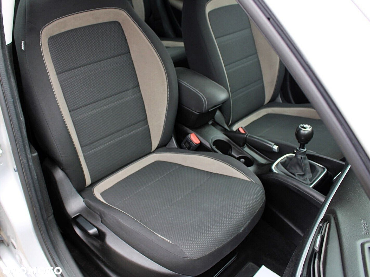 Fiat Tipo 1.4 T-Jet 16v Lounge EU6d - 17