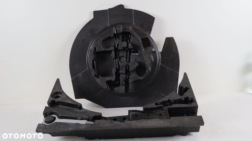 RANGE ROVER VELAR L560 WKŁAD KOŁA STYROPIAN NARZĘDZIA J8A2-19G381-BD - 1