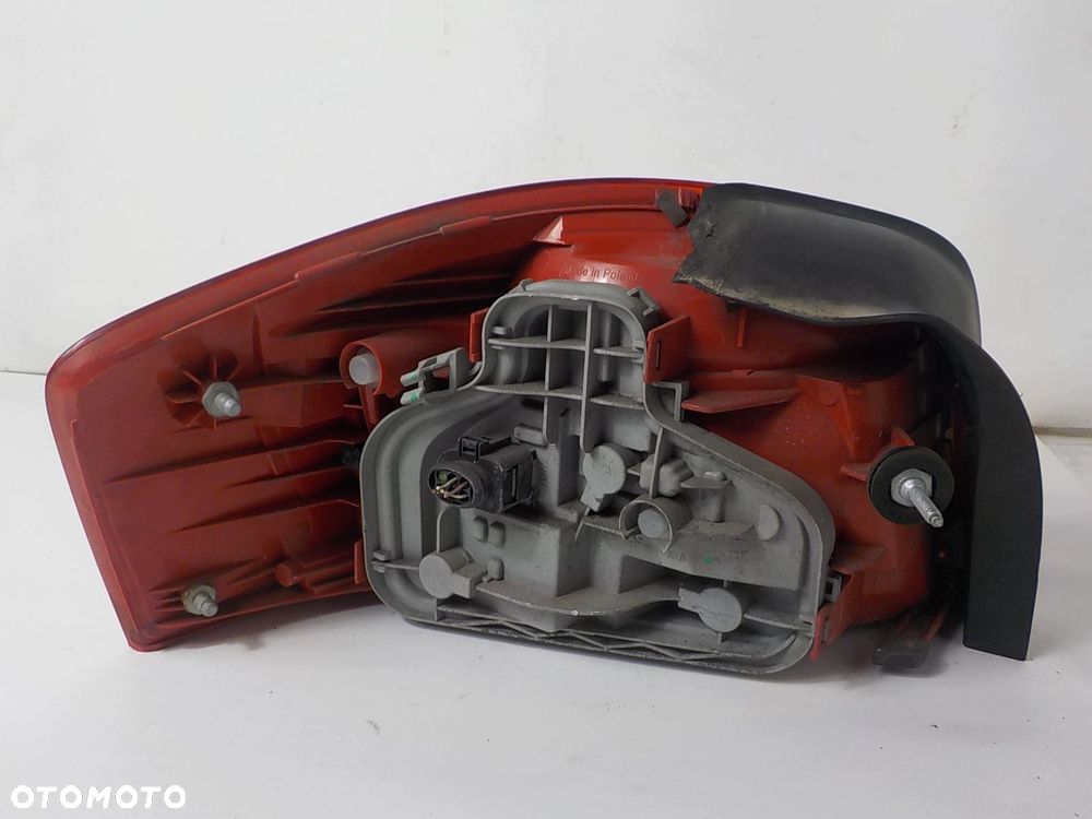 AUDI A3 II 8P LIFT 3D LAMPA PRAWA TYŁ TYLNA UK 8P4945096E - 3
