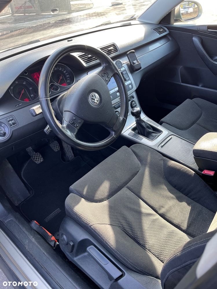 Volkswagen Passat 1.9 TDI Comfortline - 5