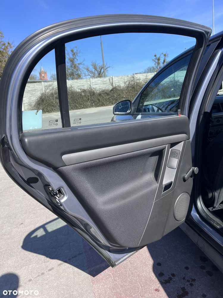 Opel Vectra 1.8 - 17