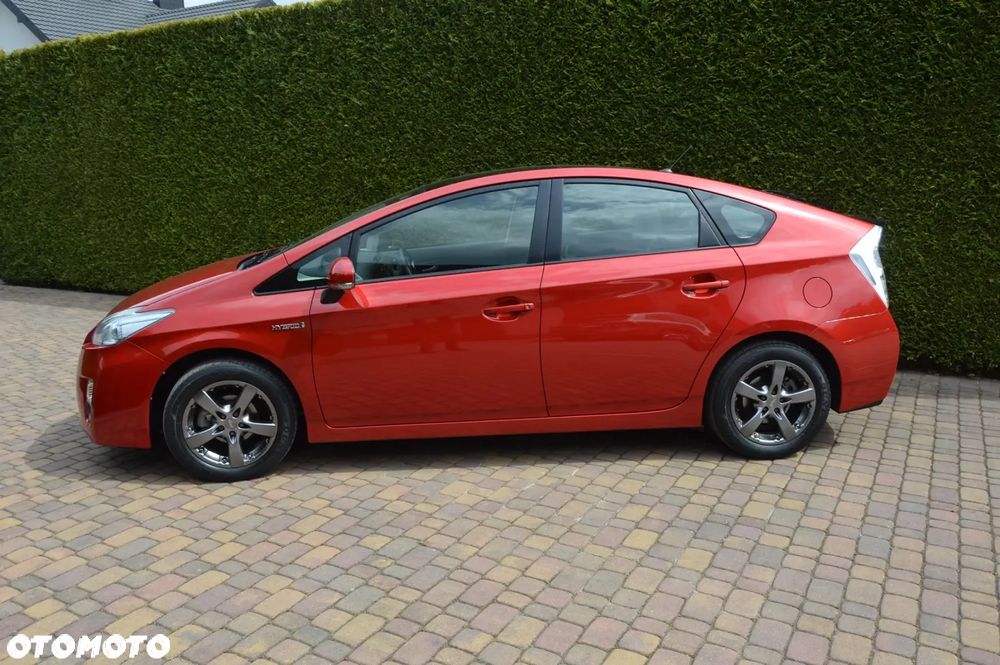 Toyota Prius (Hybrid) Life - 5