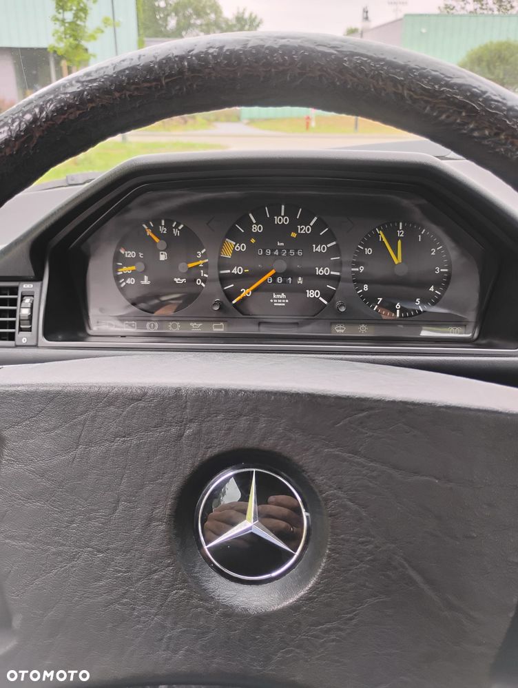 Mercedes-Benz W124 (1984-1993) - 18
