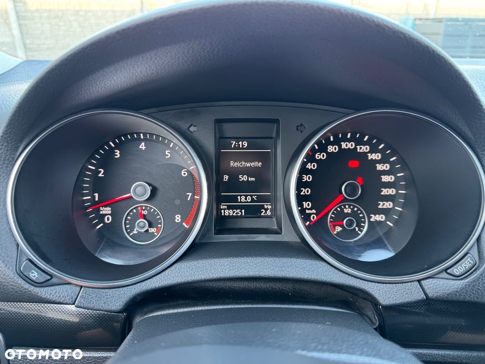 Volkswagen Golf - 33